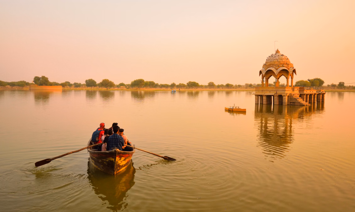 Gadisar Lake Boating Jaisalmer Cab